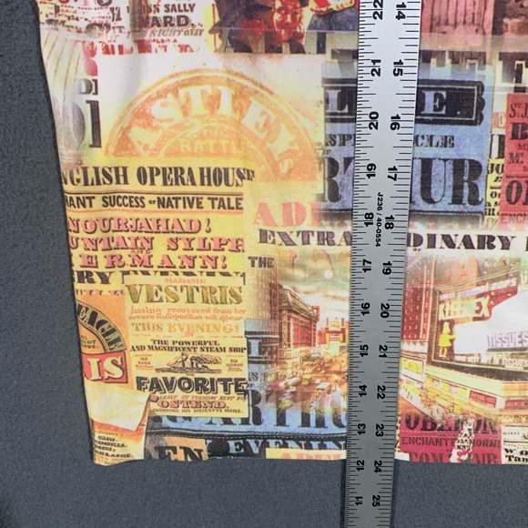 CJ Banks Womens 1X Newspaper Print V-Neck Short Sleeve Graphic Tee Multicolor - Picture 5 of 6